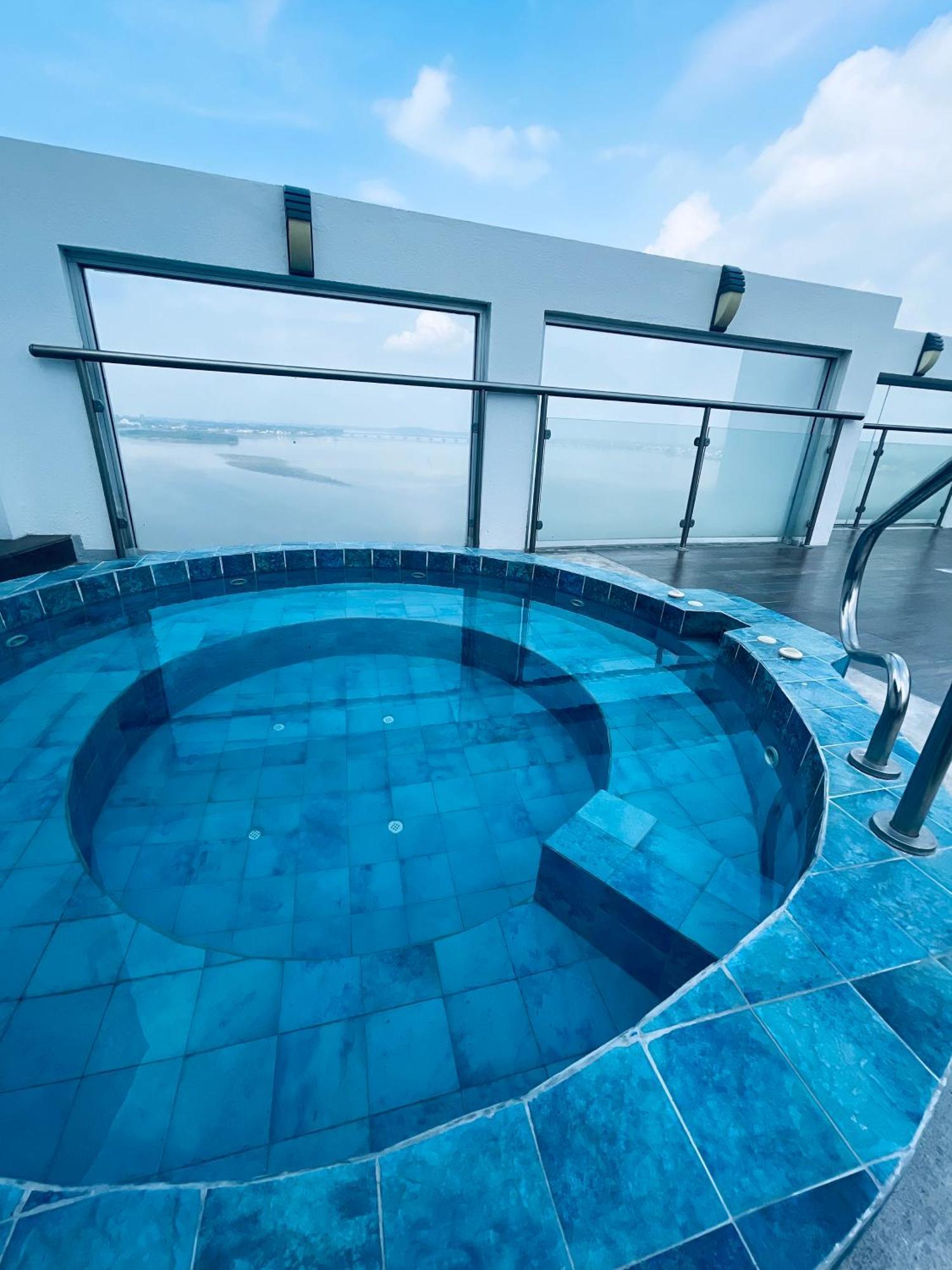 Suite Riverfront Puerto Santa Ana Guayaquil Eksteriør bilde